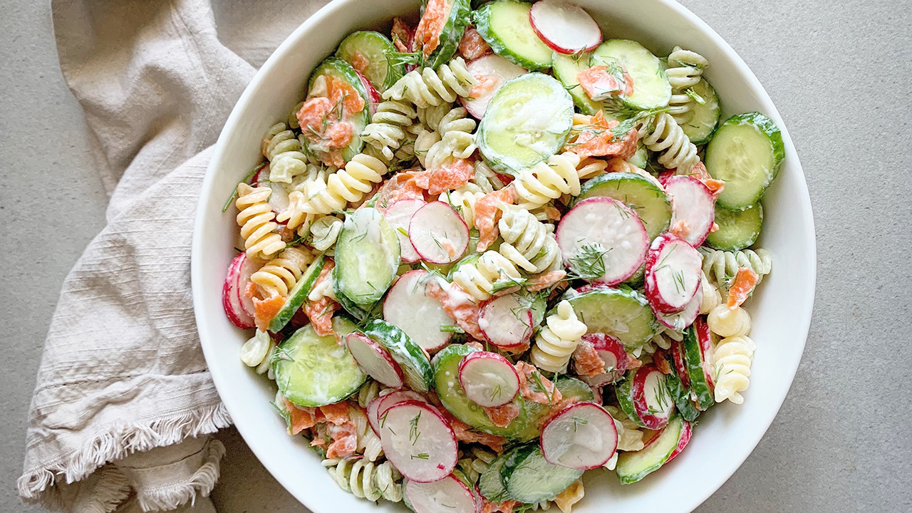 Salade de pâtes au saumon fumé & à Mitsou Magazine